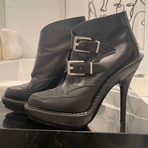 PHI Womens booties size 10